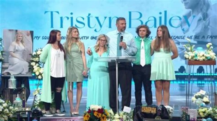 Capturing Memories: The Story Behind Tristyn Bailey Fotos
