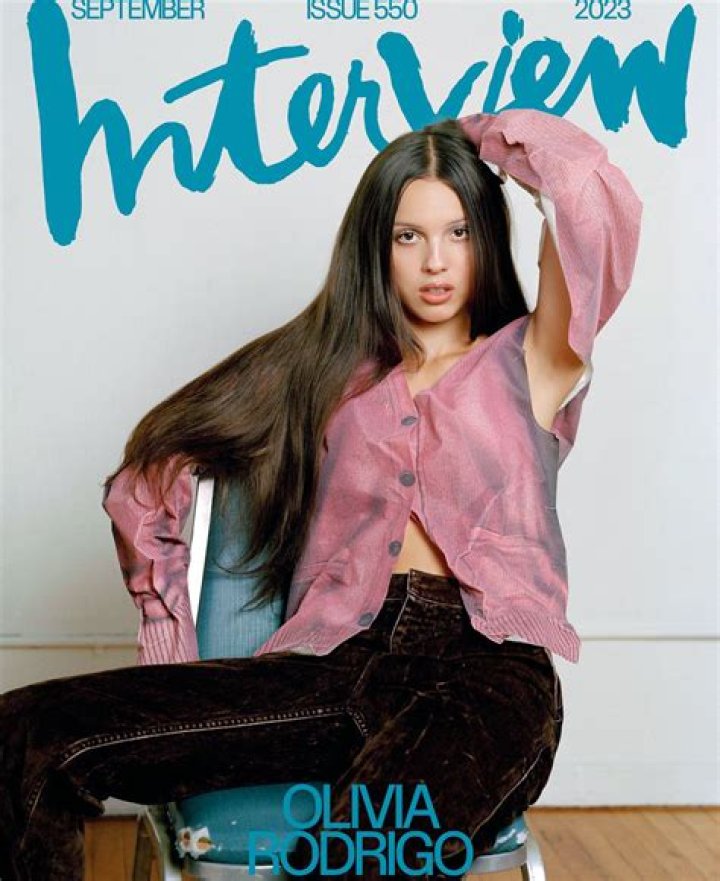 Discover Sarah Sutherland's Romantic Journey: Exploring Her Boyfriend And Relationship Status