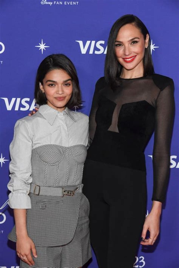 Exploring Gal Gadot's Unforgettable Charisma: The Connection To "Gal Gadot Sex"