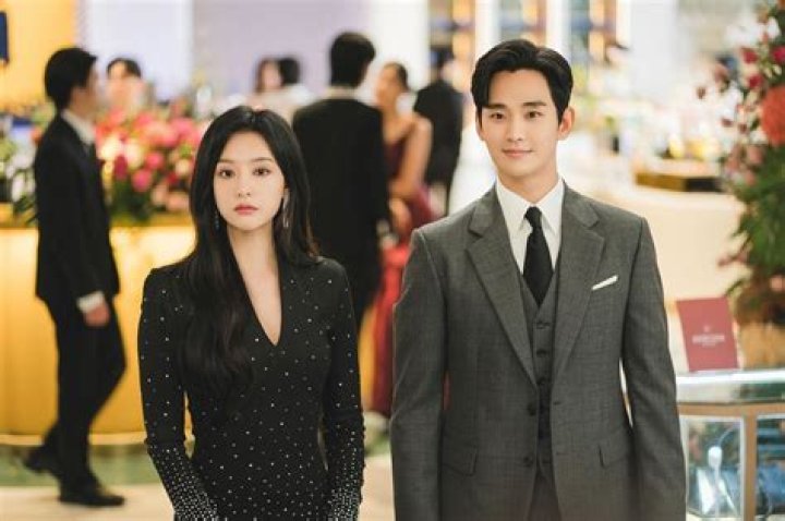 Exploring Kim Soo-hyun's Love Life: A Journey Through Romance And Relationships
