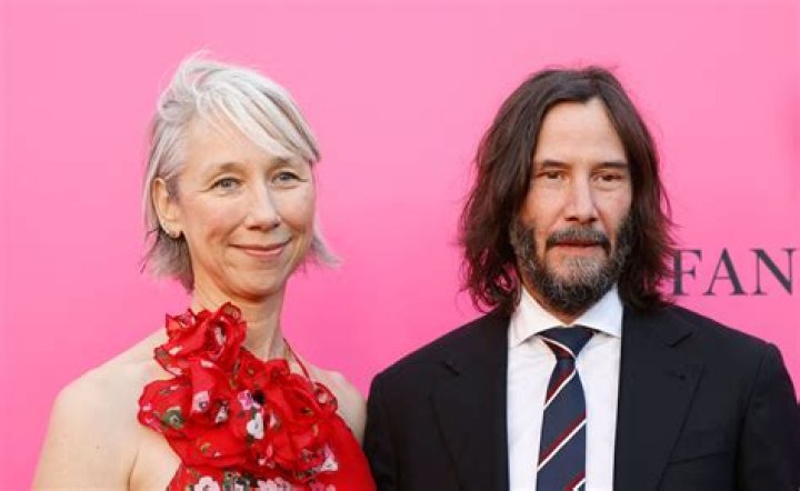 Exploring The Connection Between Keanu And Jennifer: A Star-Studded Friendship