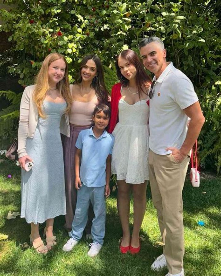 Exploring The Heartwarming Dynamics Of Jessica Alba's Family