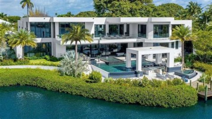 Inside Chad Kroeger's Luxurious House: A Glimpse Into His Life