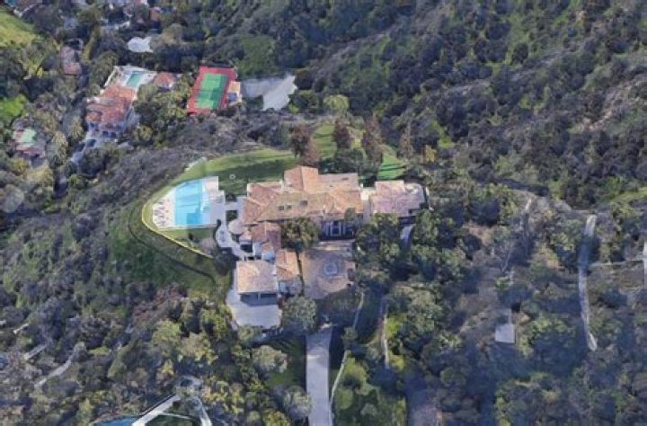 Stallone's Staggering Net Worth: Unveiling The Fortune Of A Hollywood Icon