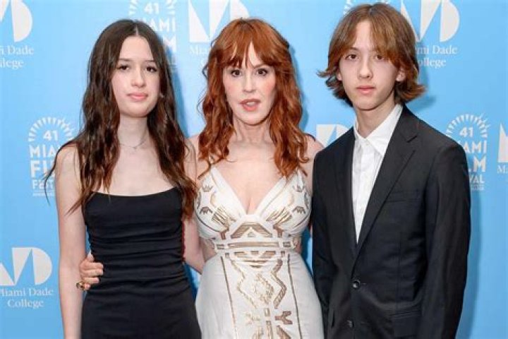 The Unseen Life Of Molly Ringwald's Sister