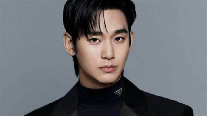 Unraveling The Fascination: Kim Soo Hyun's Celebrity Crush