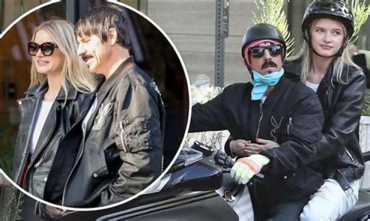 Unveiling The Allure: Anthony Kiedis And His Blonde Girlfriend