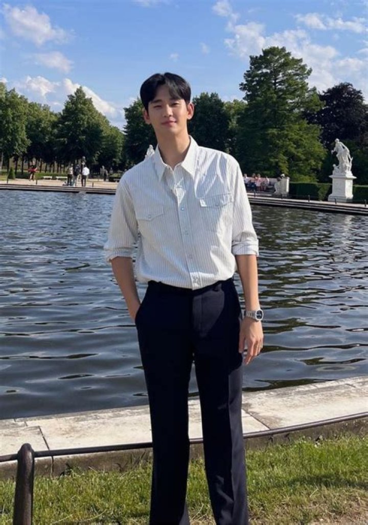 Unveiling The Facts: Kim Soo-hyun Weight And Height