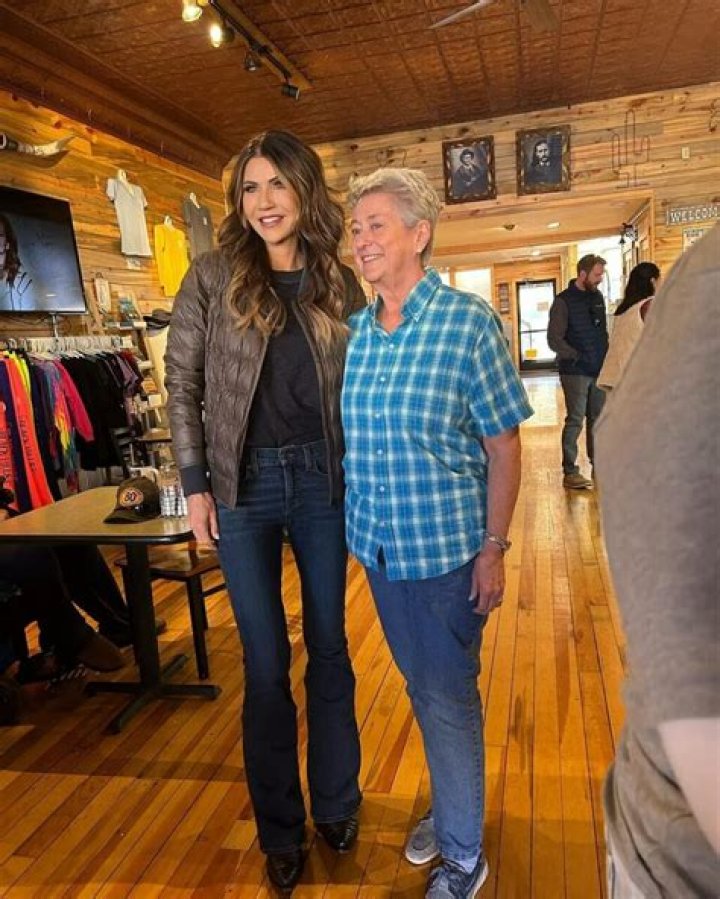 Unveiling The Height Of Kathryn Bernardo: How Tall Is She In Feet?