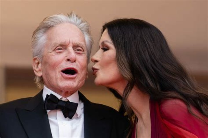 Unveiling The Height Of Michael Douglas: A Glimpse Into The Life Of A Hollywood Icon