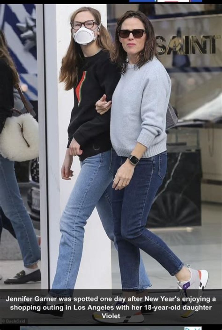 Unveiling The Mystery: Why Does Violet Affleck Wear A Face Mask?