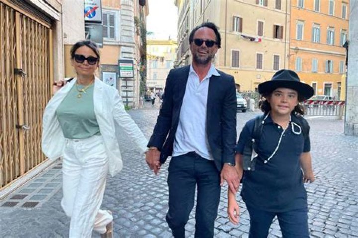 Walton Goggins And Leanne Kaun: A Glimpse Into Their Lives And Love